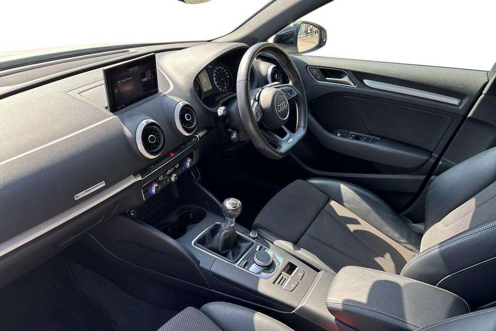 Audi A3 30 Tdi 116 Black Edition 2019 DX69UUS White #2