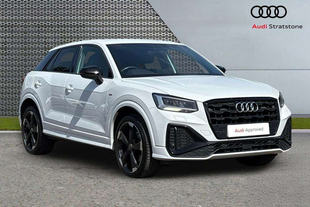 Audi Q2 35 Tfsi Black Edition 2021 White