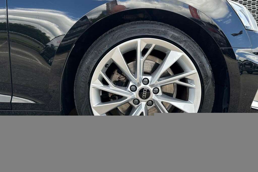 Audi A5 35 Tfsi Sport S Tronic 2024 Black #3