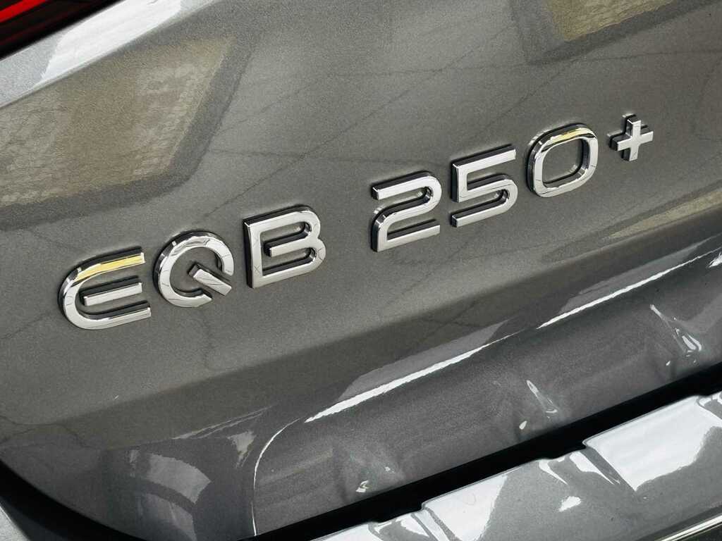 Mercedes-Benz EQB Urban Edition Black #16
