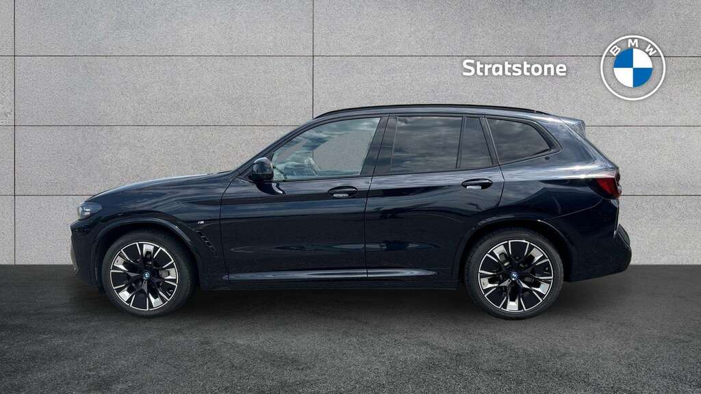 BMW iX3 210Kw M Sport Pro 80Kwh 2022 Black #3