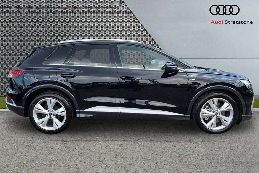 Audi Q4 E Tron 150Kw 40 63Kwh S Line Leather 2026 Black #3