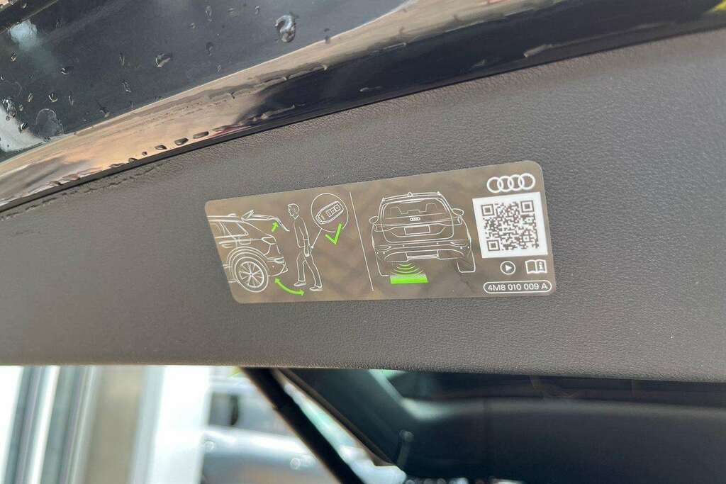 Audi Q4 E Tron Q4 210Kw 45 Quattro 82Kwh Black Edition Black #32