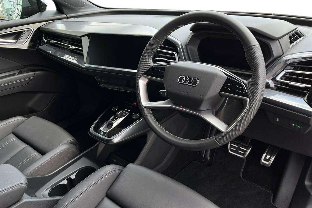 Audi Q4 E Tron 150Kw 40 63Kwh S Line Leather 2026 Black #5