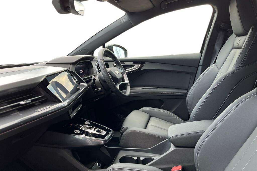 Audi Q4 E Tron Q4 210Kw 45 Quattro 82Kwh Black Edition Black #16