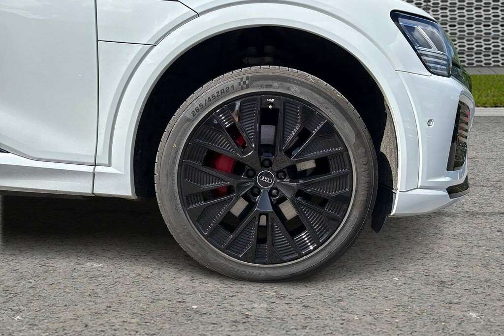 Audi Q8 e tron 300Kw 55 Quattro 114Kwh Launch Edition 20 White #4