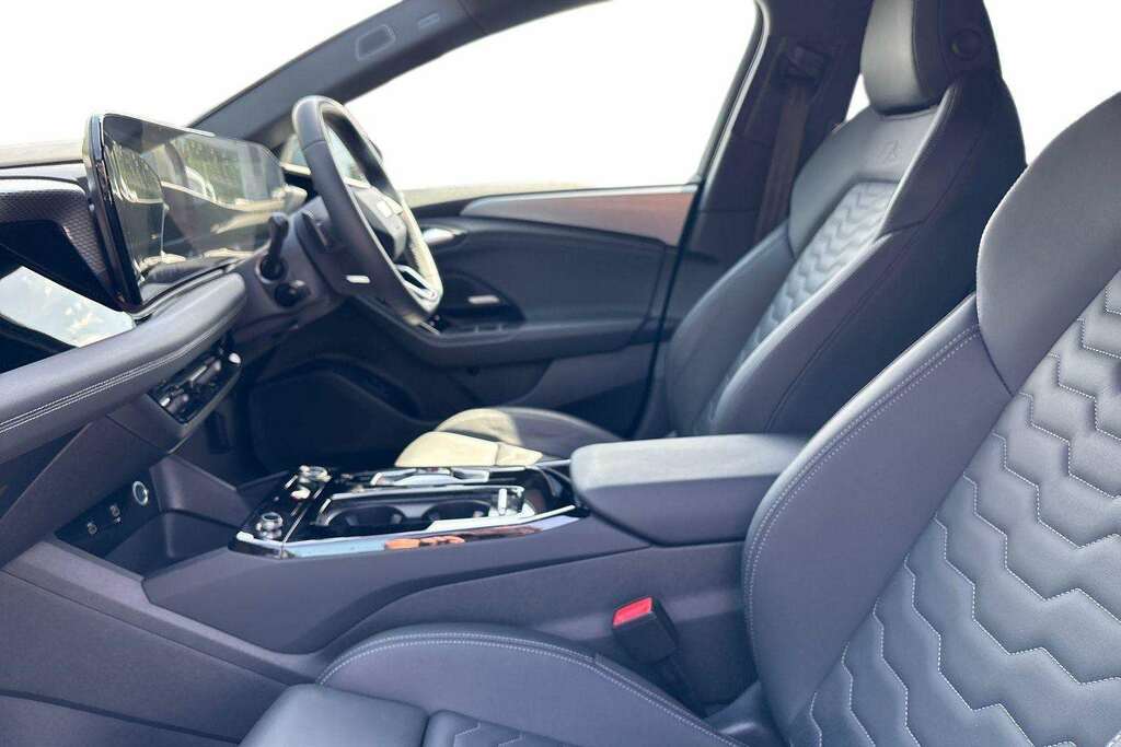 Audi A6 210Kw 83Kwh Sport 2025 Black #19