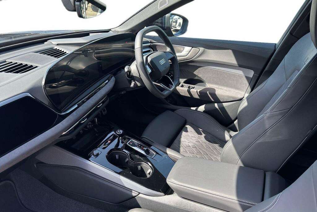 Audi A5 2.0 Tfsi 299 E Quattro Edition 1 S Tronic 2025 Black #2