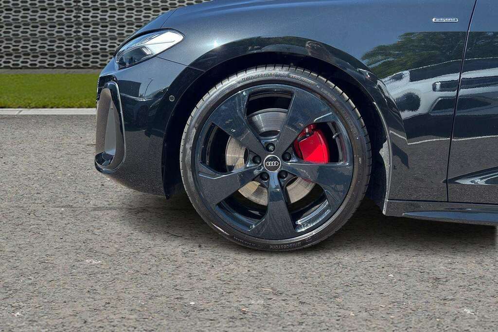 Audi A5 2.0 Tfsi 299 E Quattro Edition 1 S Tronic 2025 Black #5