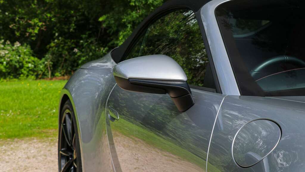 Porsche 911 Carrera 4S Coupe Pdk 2,981 cc Silver #30