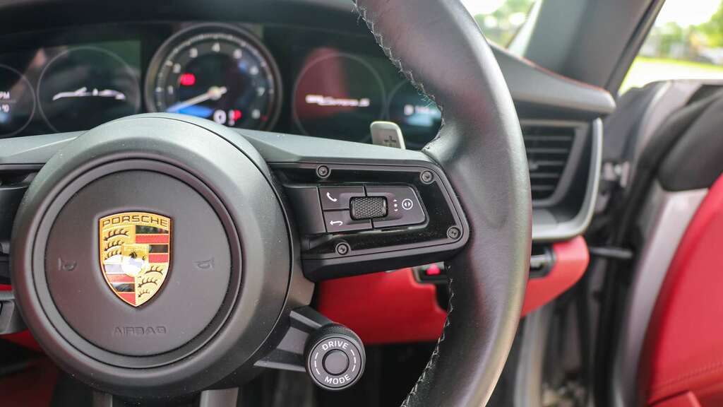 Porsche 911 Carrera 4S Coupe Pdk 2,981 cc Silver #24