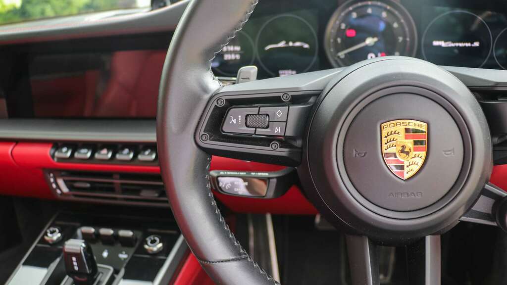 Porsche 911 Carrera 4S Coupe Pdk 2,981 cc Silver #23