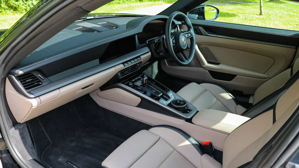 Porsche 911 Carrera 4S S-a 2025 Black #4