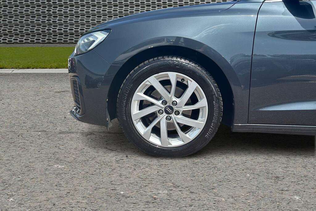 Audi A1 Audi Sportback Sport 30 Tfsi 110 Ps 6-Speed White #9