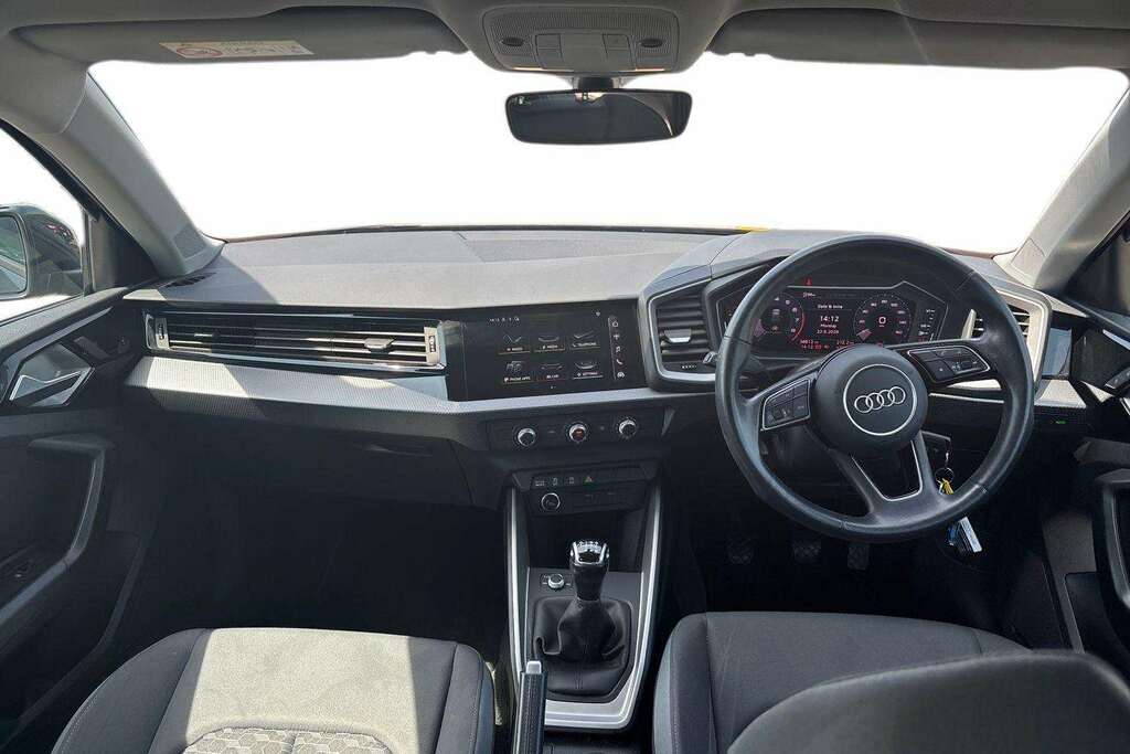 Audi A1 Audi Sportback Sport 30 Tfsi 110 Ps 6-Speed White #18