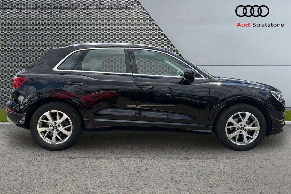 Audi Q3 35 Tfsi Sport 2022 Black #4
