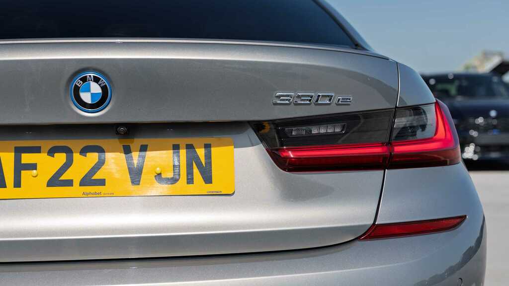 BMW 3 Series 330E M Sport Touring Blue #17