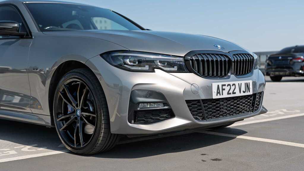 BMW 3 Series 330E M Sport Touring Blue #18