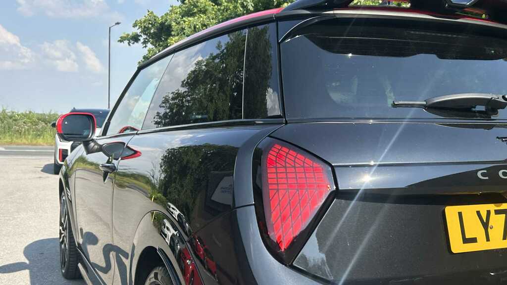 Mini Hatch 2.0 S Sport 2024 Black #4