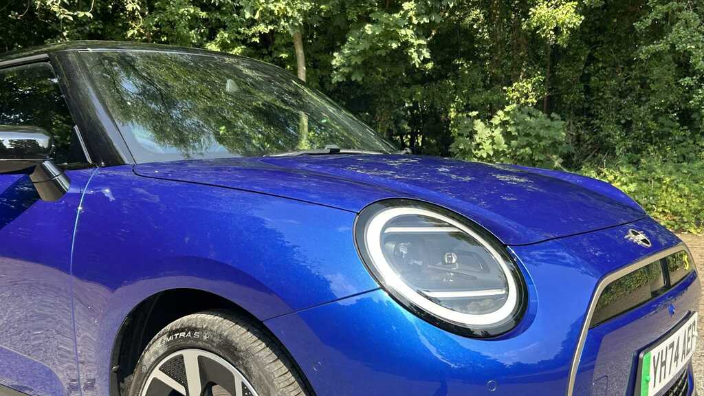 Mini Hatch 160Kw Se Exclusive 54Kwh 2024 YH74AEP Black #6