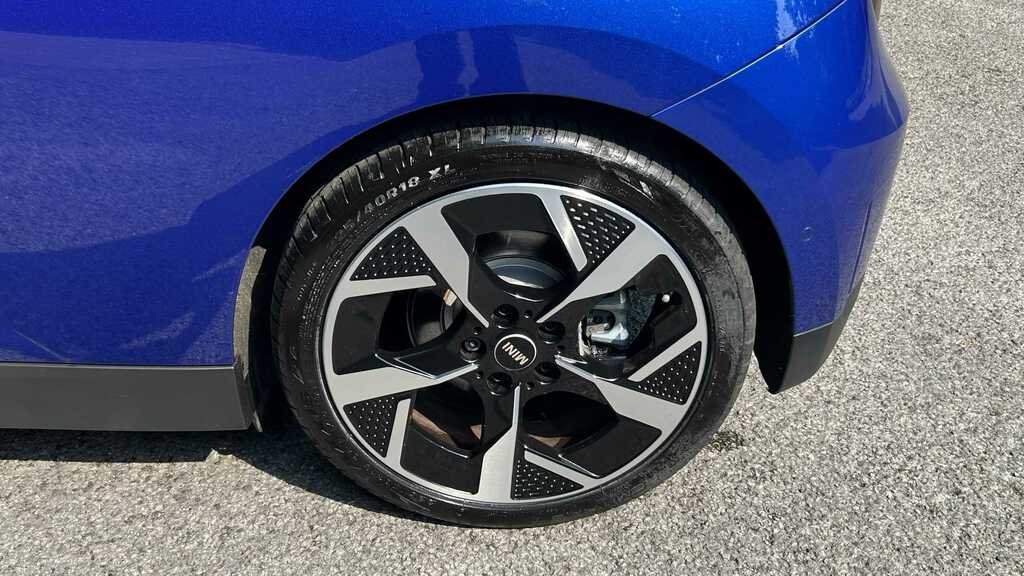 Mini Hatch 160Kw Se Exclusive 54Kwh 2024 YH74AEP Black #4