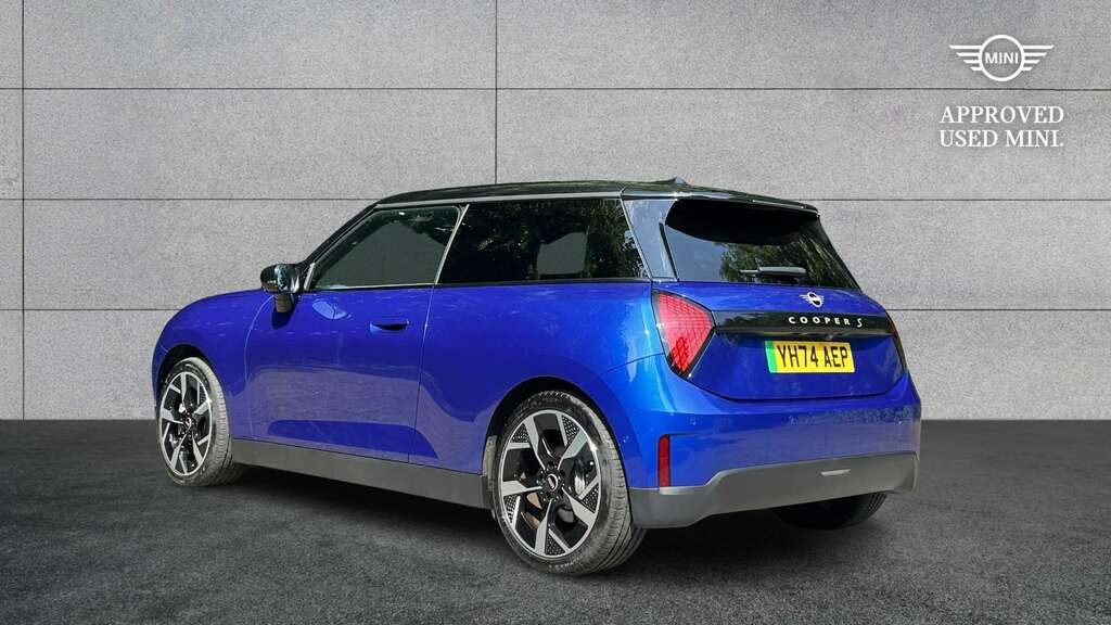 Mini Hatch 160Kw Se Exclusive 54Kwh 2024 YH74AEP Black #2
