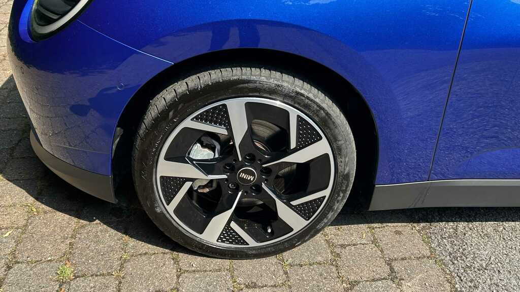 Mini Hatch 160Kw Se Exclusive 54Kwh 2024 YH74AEP Black #5