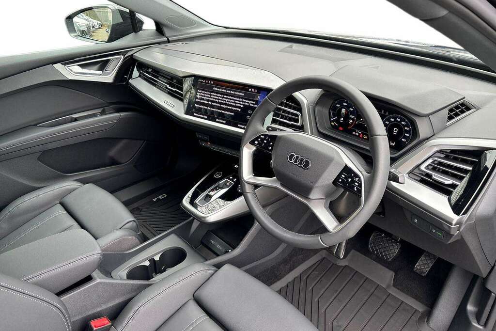 Audi Q4 E Tron 150Kw 40 63Kwh Sport Leather 2026 Black #6