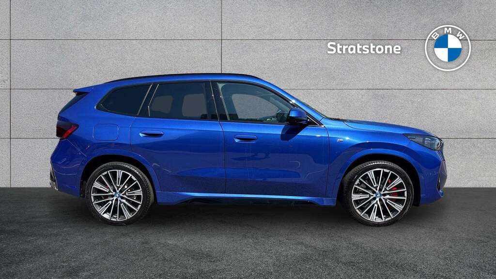 BMW iX1 150Kw Edrive20 M Sport 65Kwh 2025 Blue #2