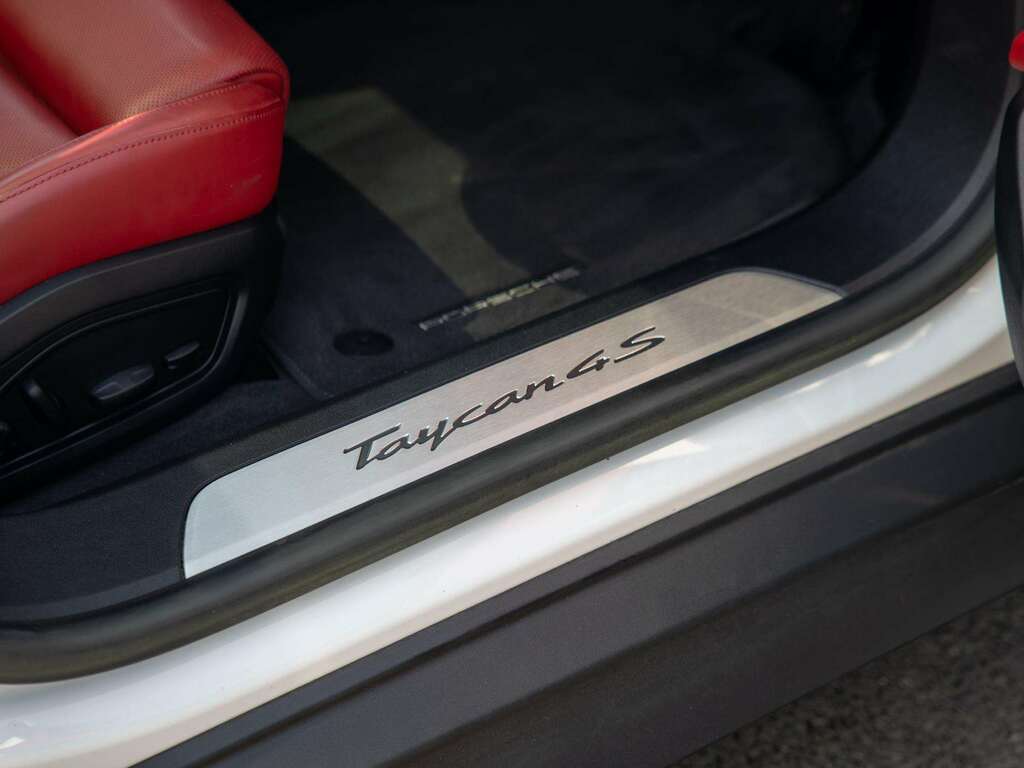 Porsche Taycan 420Kw 4S 93Kwh Grey #31