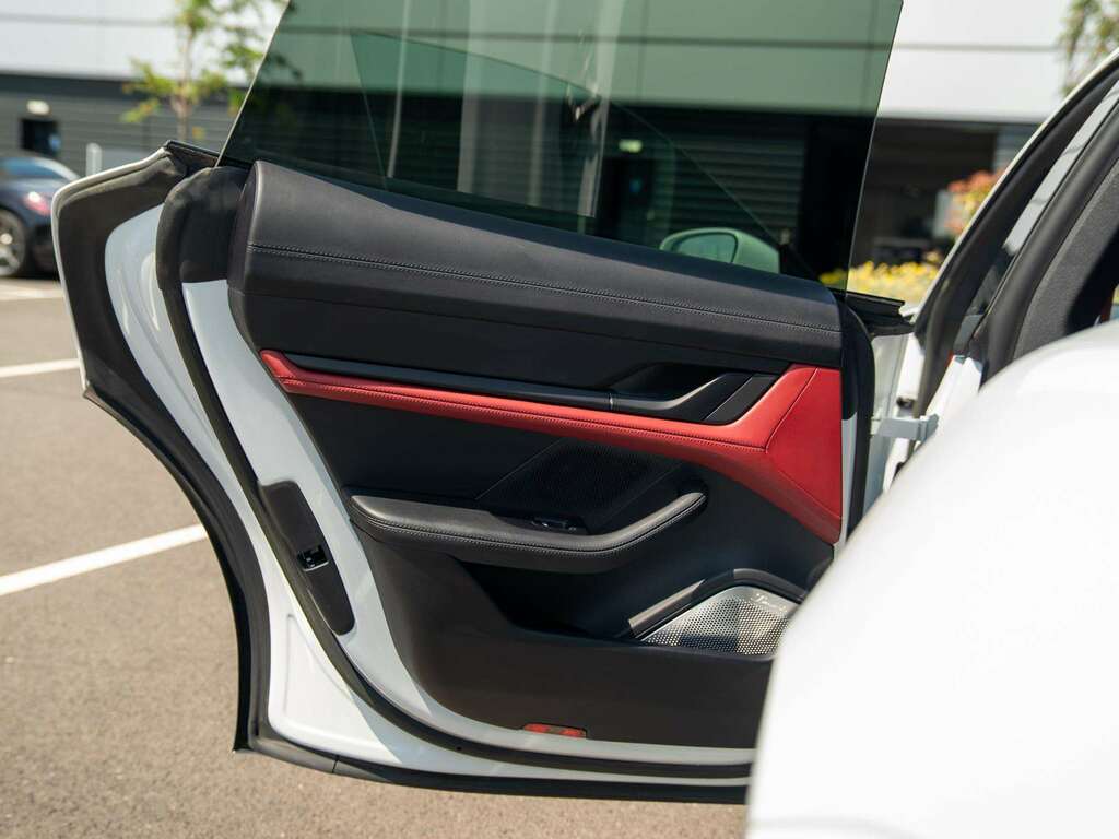 Porsche Taycan 420Kw 4S 93Kwh Grey #25