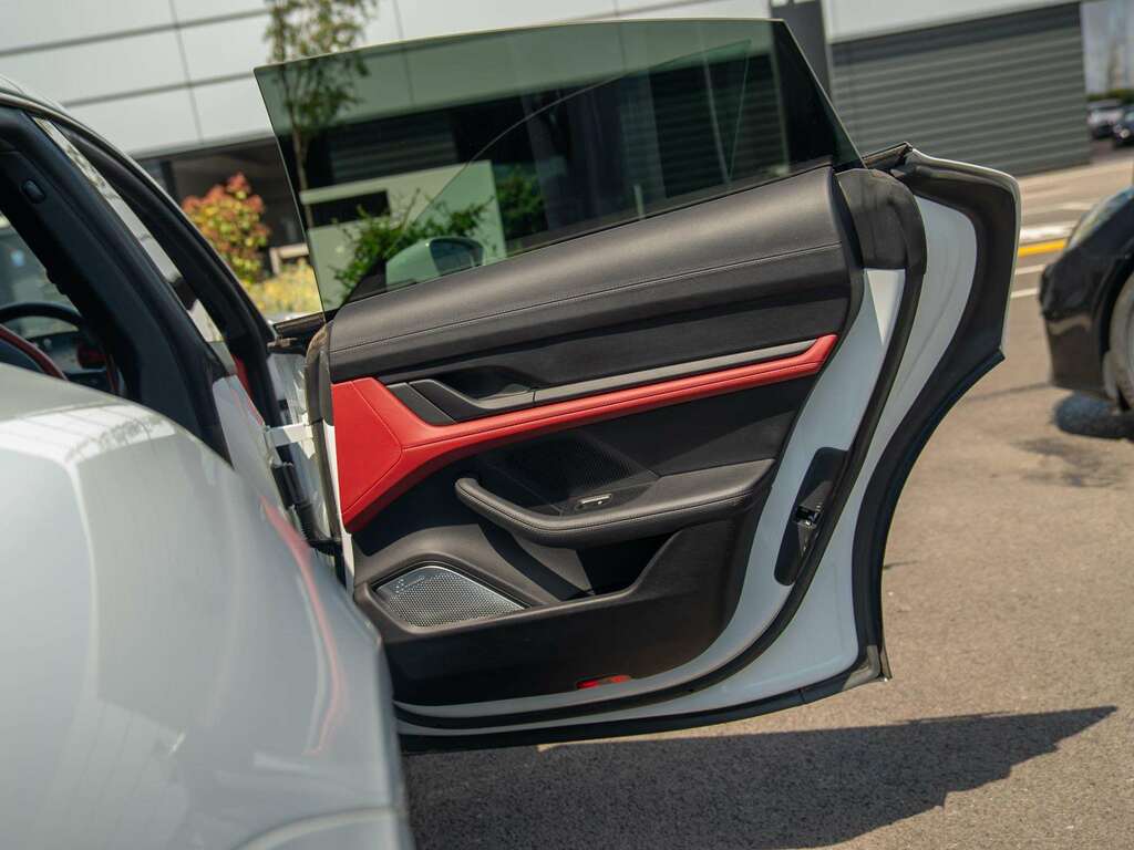 Porsche Taycan 420Kw 4S 93Kwh Grey #27