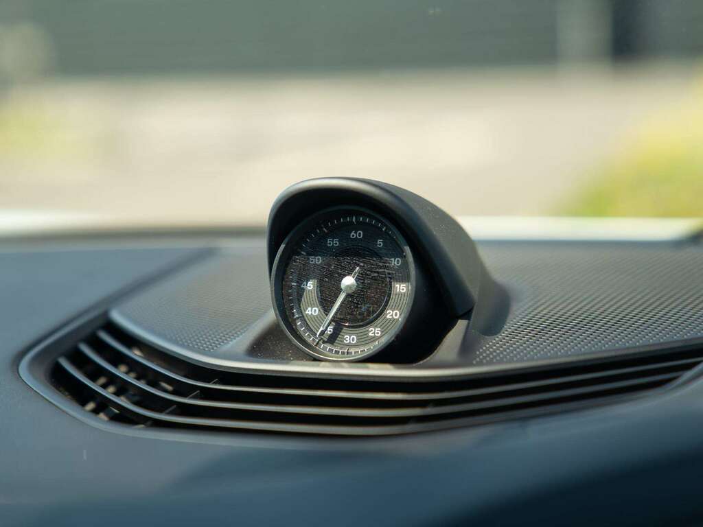 Porsche Taycan 420Kw 4S 93Kwh Grey #24
