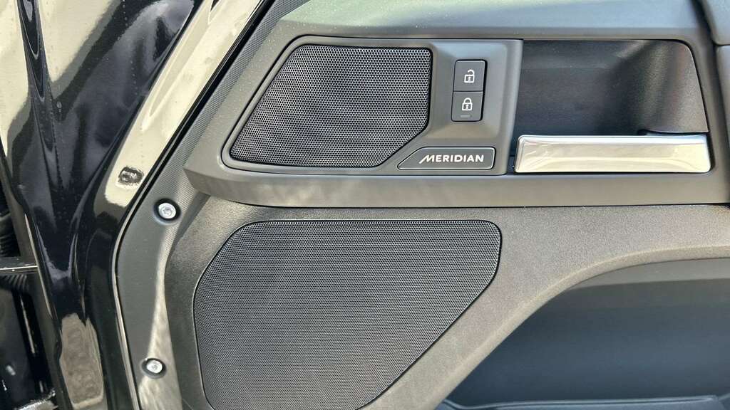 Land Rover Defender 90 3.0 D250 Hard Top S Green #24