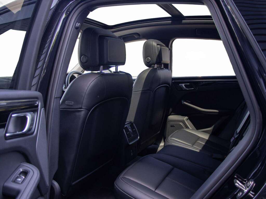 Porsche Macan 100Kwh 4 Suv 4Wd 408 Ps NV75MZU Green #15