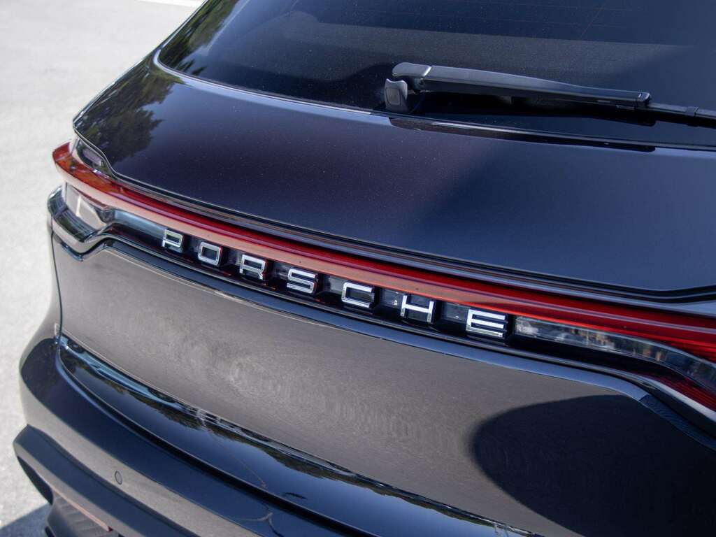 Porsche Macan 100Kwh 4 Suv 4Wd 408 Ps NV75MZU Green #10