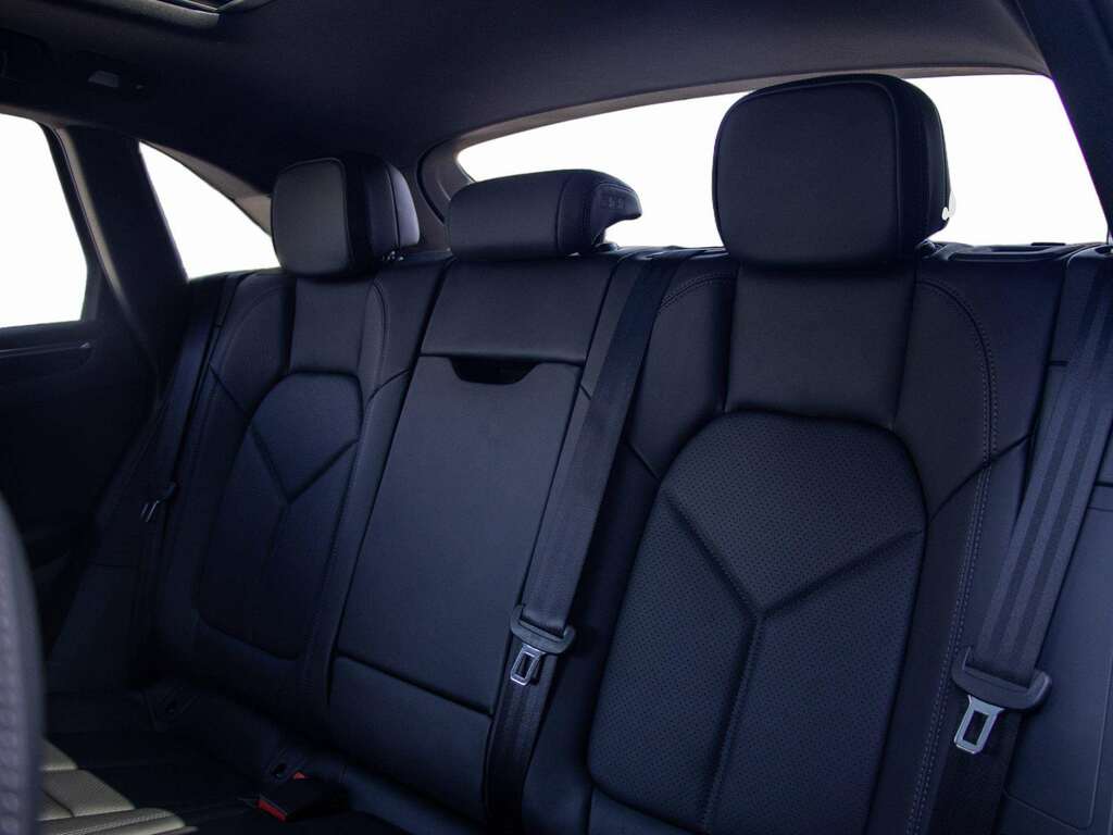 Porsche Macan 100Kwh 4 Suv 4Wd 408 Ps NV75MZU Green #14