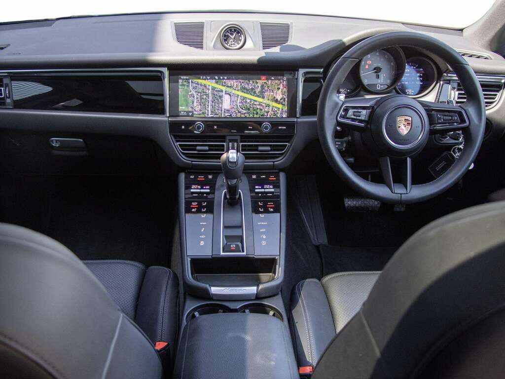 Porsche Macan 100Kwh 4 Suv 4Wd 408 Ps NV75MZU Green #17
