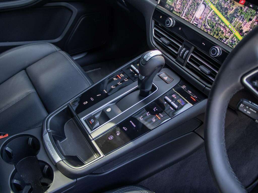 Porsche Macan 100Kwh 4 Suv 4Wd 408 Ps NV75MZU Green #24