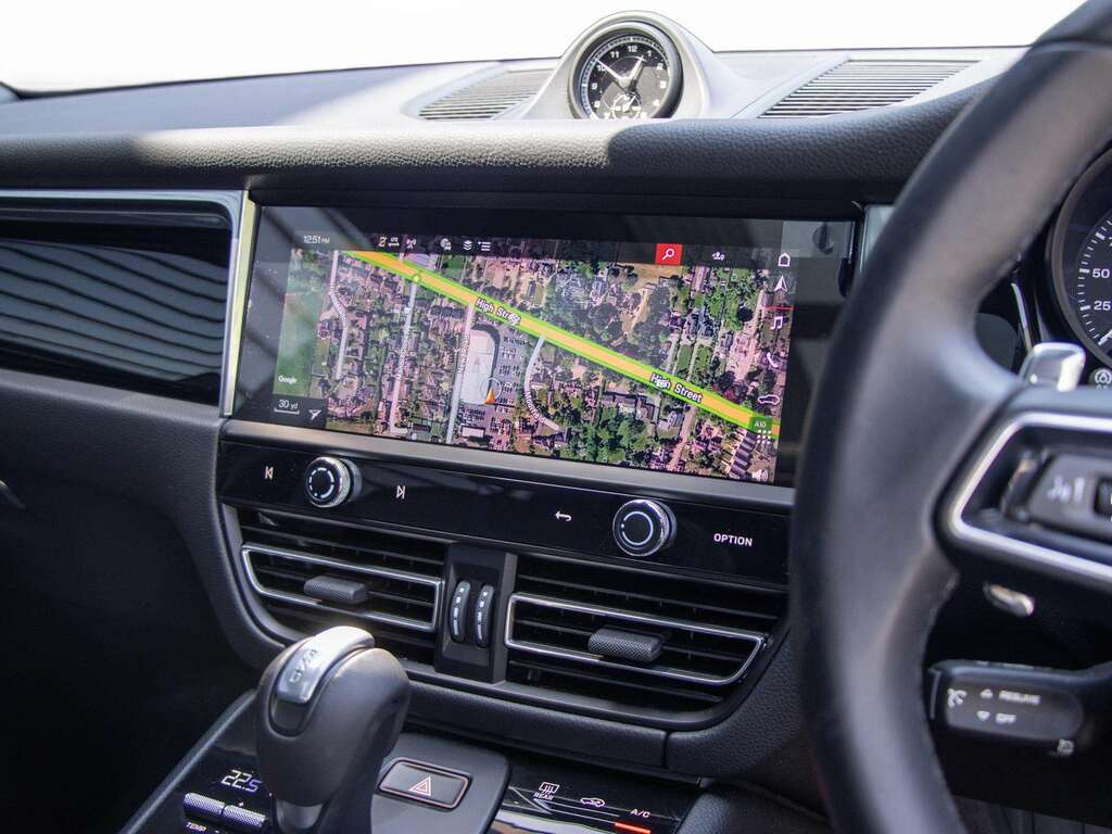 Porsche Macan 100Kwh 4 Suv 4Wd 408 Ps NV75MZU Green #22