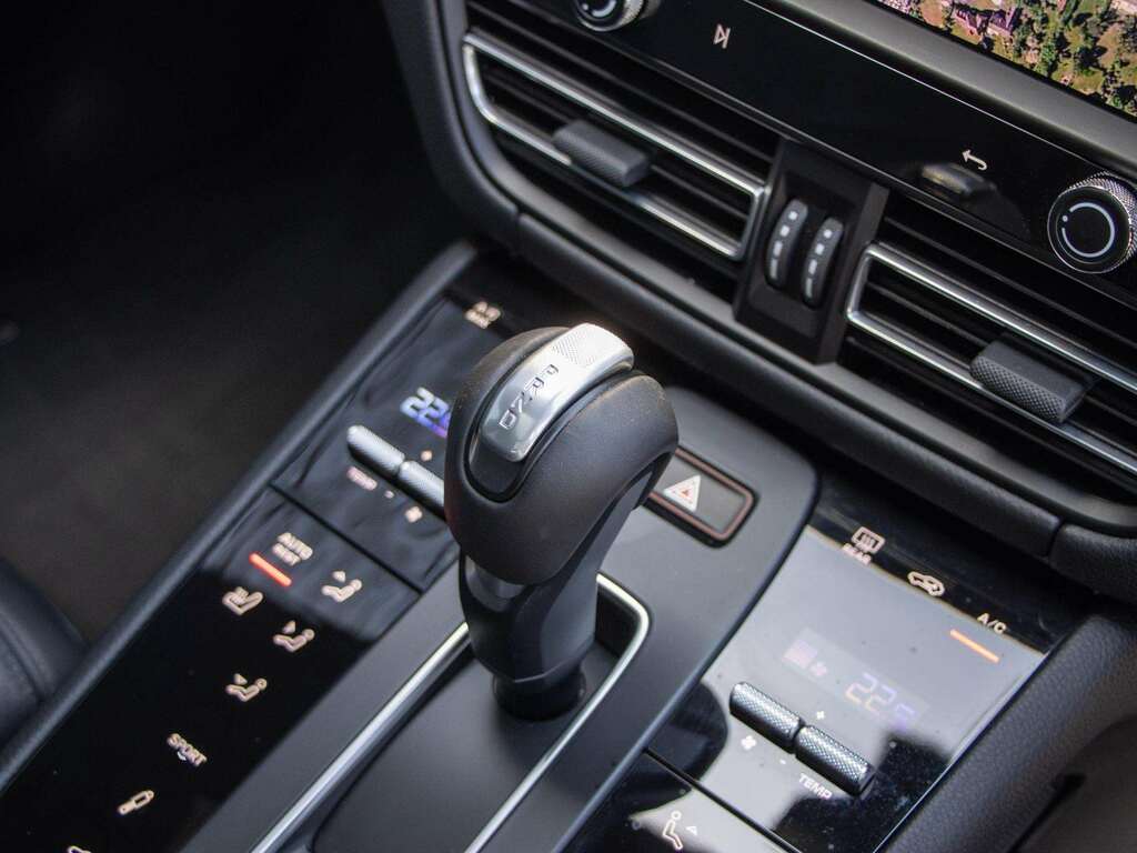 Porsche Macan 100Kwh 4 Suv 4Wd 408 Ps NV75MZU Green #23