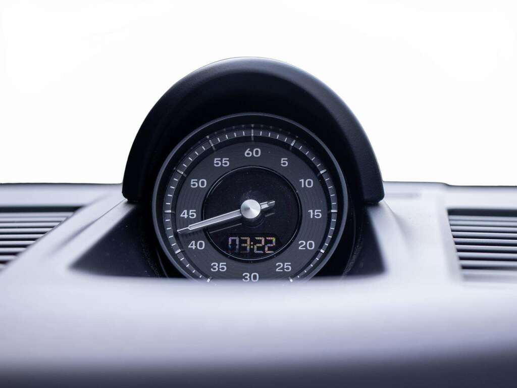 Porsche 911 911 Gt3 Touring Silver #16