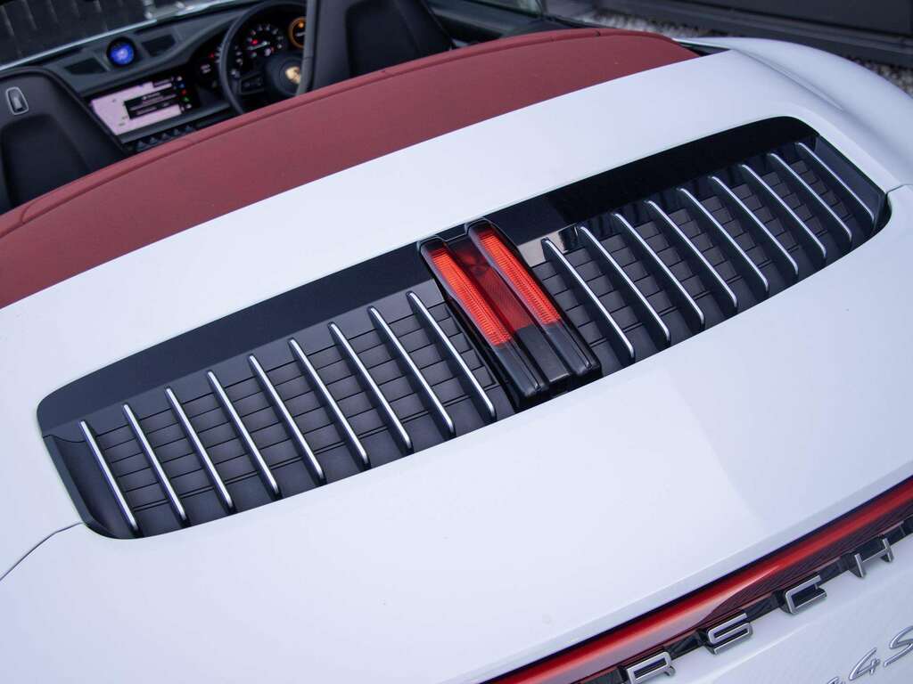 Porsche 911 911 Gt3 Touring Silver #12