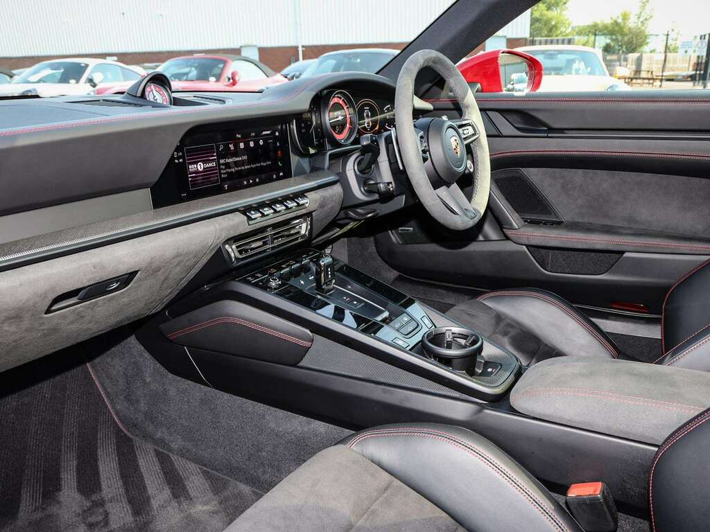 Porsche 911 Carrera Gts S-a 2024 Red #4