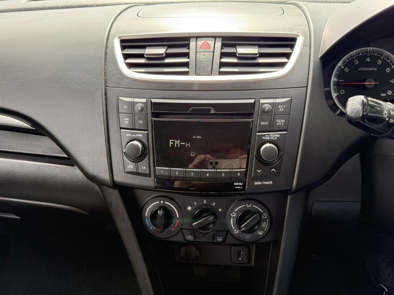 Suzuki Swift Hatchback Silver #14