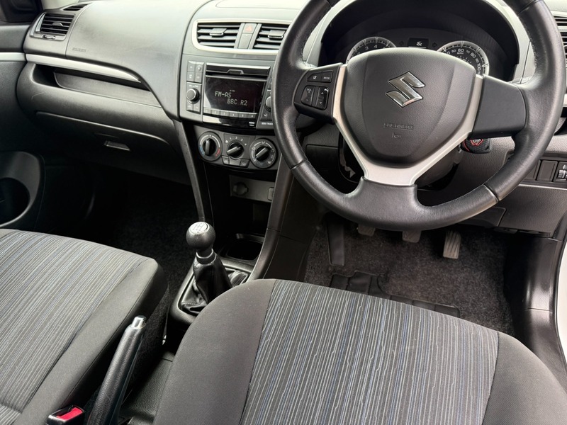 Suzuki Swift Hatchback Silver #10