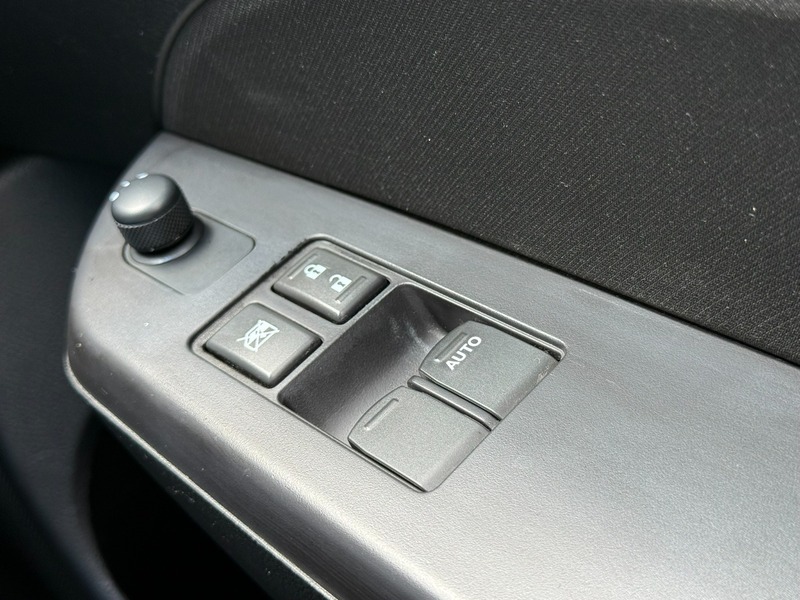 Suzuki Swift Hatchback Silver #15