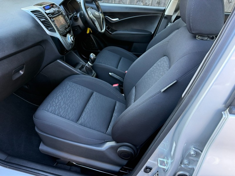Hyundai Ix20 Hatchback Blue #12