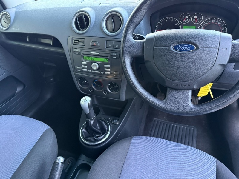 Ford Fusion Fusion Zetec Red #12