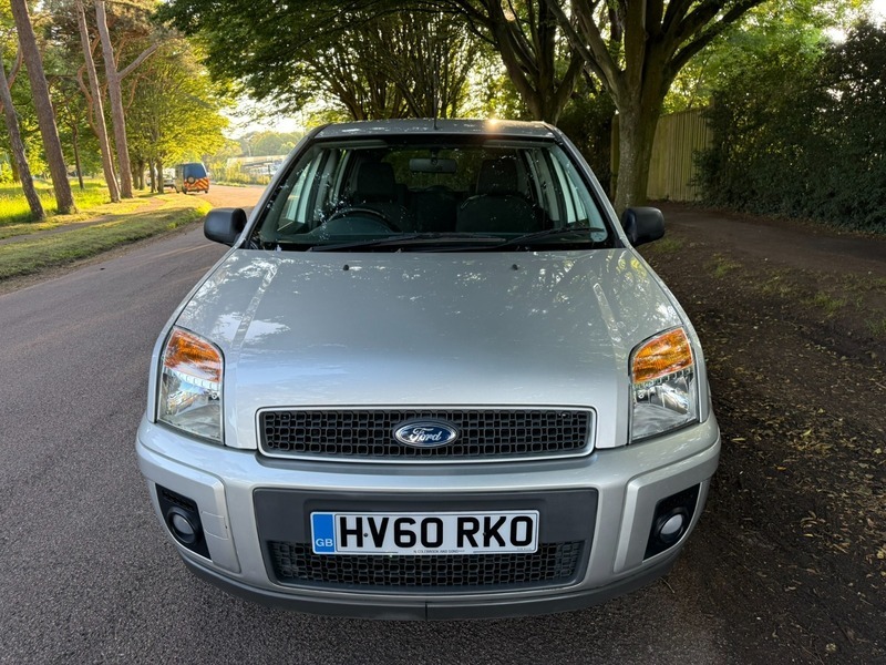 Ford Fusion Fusion Zetec Red #7